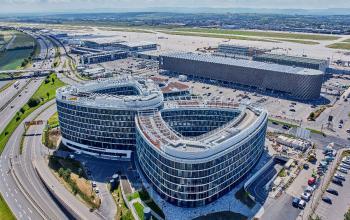 Beindruckenden Vogelperspektive der Immobilie in Stuttgart Plieningen mit integriertem Business Center 